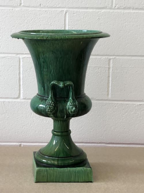 AN UNUSAL LARGE GREEN GLAZED CAMPANA URN CIRCA 1870 - ADDITIONAL PHOTO 2
