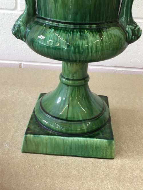 AN UNUSAL LARGE GREEN GLAZED CAMPANA URN CIRCA 1870 - ADDITIONAL PHOTO 5