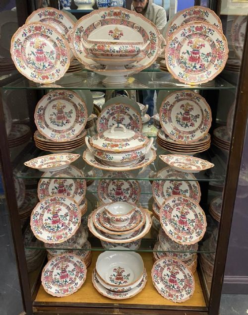 a chantilly porcelain famille rose dinner service circa 19101920 - CATEGORY: ANTIQUE CERAMICS - DATED EDWARDIAN