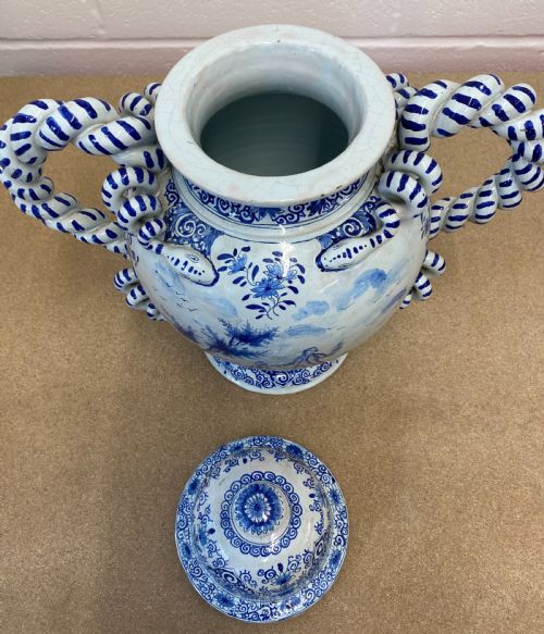 LARGE DELFT VASE WITH TWISTED HANDLES 1850 - ADDITIONAL PHOTO 3