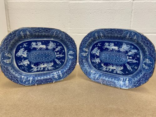 a pair of herculaneum blue and white greek pattern platters 18051815 - CATEGORY: ANTIQUE CERAMICS - DATED 19TH CENTURY