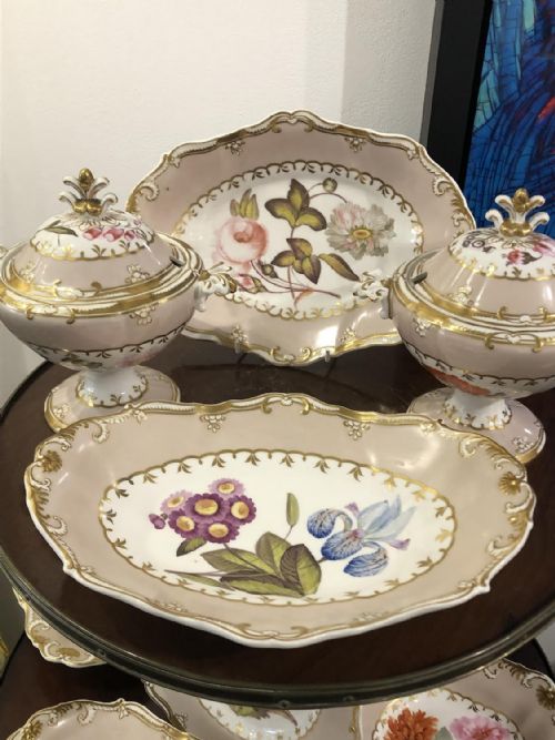 AN EXCEPTIONAL SPODE FELSPAR PORCELAIN DESSERT SERVICE CIRCA 1825 - ADDITIONAL PHOTO 1