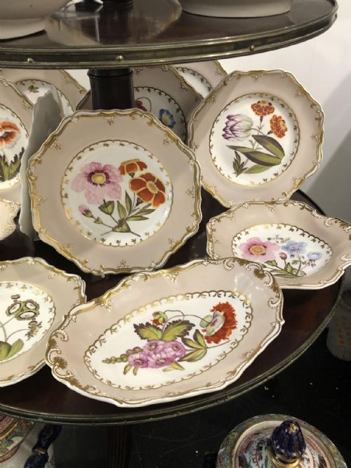 AN EXCEPTIONAL SPODE FELSPAR PORCELAIN DESSERT SERVICE CIRCA 1825 - ADDITIONAL PHOTO 3