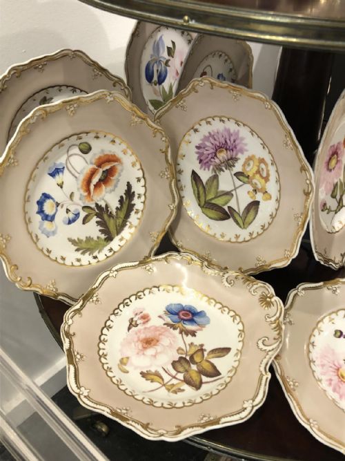 AN EXCEPTIONAL SPODE FELSPAR PORCELAIN DESSERT SERVICE CIRCA 1825 - ADDITIONAL PHOTO 5