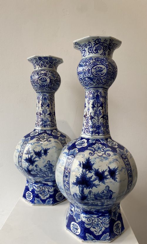 a pair of onion shaped delft vases - CATEGORY: ANTIQUE VASES - DATED 19TH CENTURY