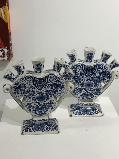 RARE PAIR OF DUTCH DELFT TULIPIERES 17901810 - ADDITIONAL PHOTO 1