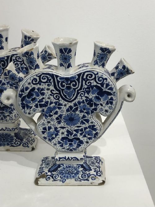 RARE PAIR OF DUTCH DELFT TULIPIERES 17901810 - ADDITIONAL PHOTO 2