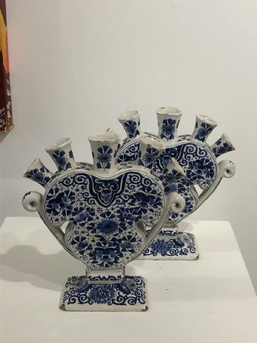 RARE PAIR OF DUTCH DELFT TULIPIERES 17901810 - ADDITIONAL PHOTO 3