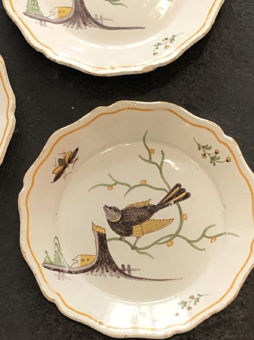SET OF 5 FRENCH FAIENCE BIRD PLATES 18TH CENTURY - ADDITIONAL PHOTO 4