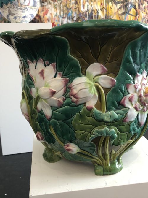 LARGE MINTON MAJOLICA JARDINIERE 1860 - ADDITIONAL PHOTO 1