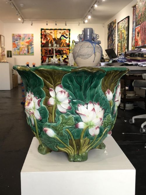 LARGE MINTON MAJOLICA JARDINIERE 1860 - ADDITIONAL PHOTO 2