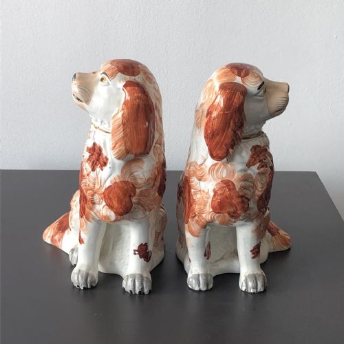 A GOOD PAIR OF STAFFORDSHIRE DOGS WITH SEPARATE FRONT LEG 184050 - ADDITIONAL PHOTO 2