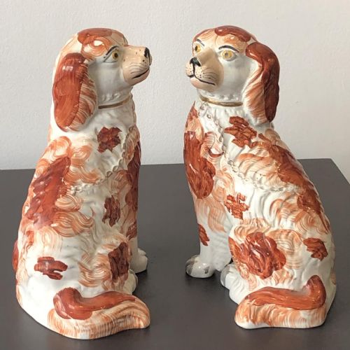 A GOOD PAIR OF STAFFORDSHIRE DOGS WITH SEPARATE FRONT LEG 184050 - ADDITIONAL PHOTO 4