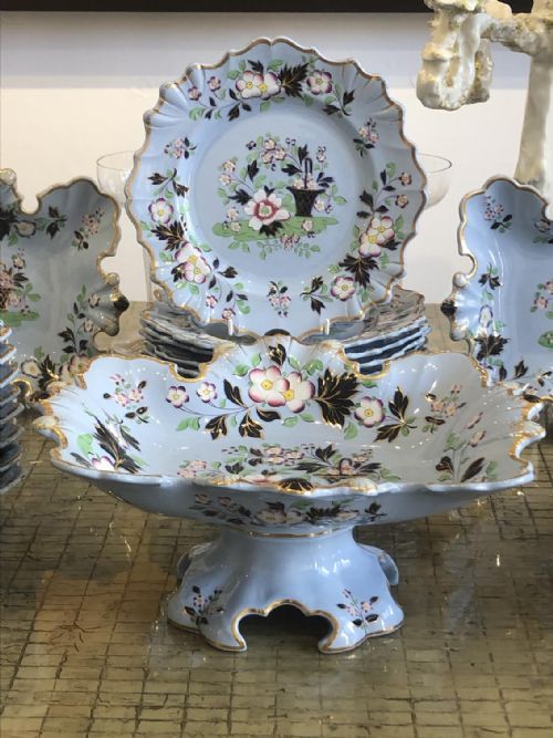 AN EXCEPTIONAL BLUE DRAB AND ENAMELLED DESSERT SERVICE RIDGWAY 1840 - ADDITIONAL PHOTO 4