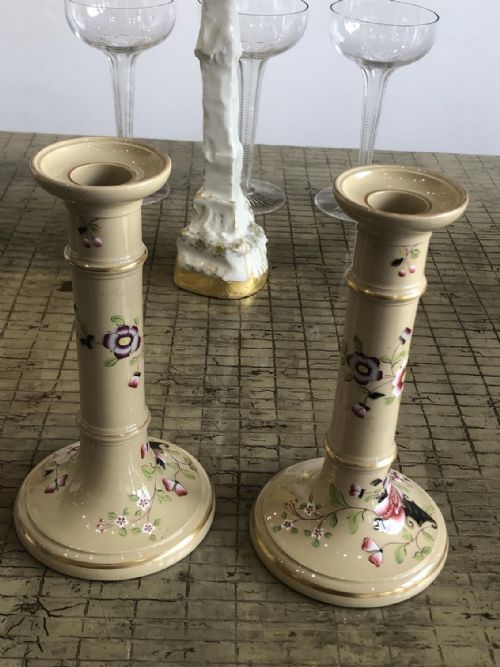 A PAIR OF DRAB WARE CANDLESTICKS CIRCA 1845 - ADDITIONAL PHOTO 2