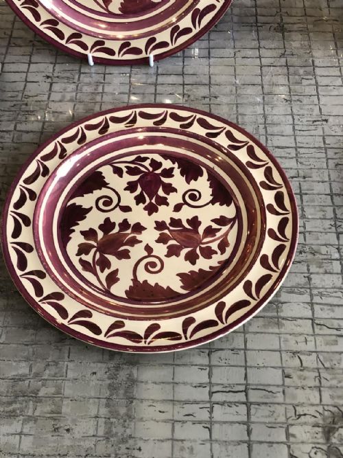 A RARE SET OF 7 WEDGWOOD DRAB WARE PLATES WITH LUSTRE DECORATION 1920'S - ADDITIONAL PHOTO 4