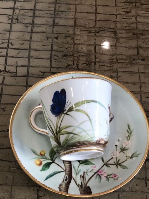 A MINTON CUP AND SAUCER DECORATED WITH HANDPRINTED BIRDS 1870 - ADDITIONAL PHOTO 2