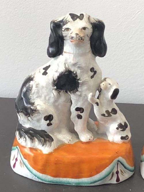 UNUSUAL PR OF STAFFORDSHIRE DOGS WITH PUPPIES ORANGE CUSHIONS 185060 - ADDITIONAL PHOTO 1
