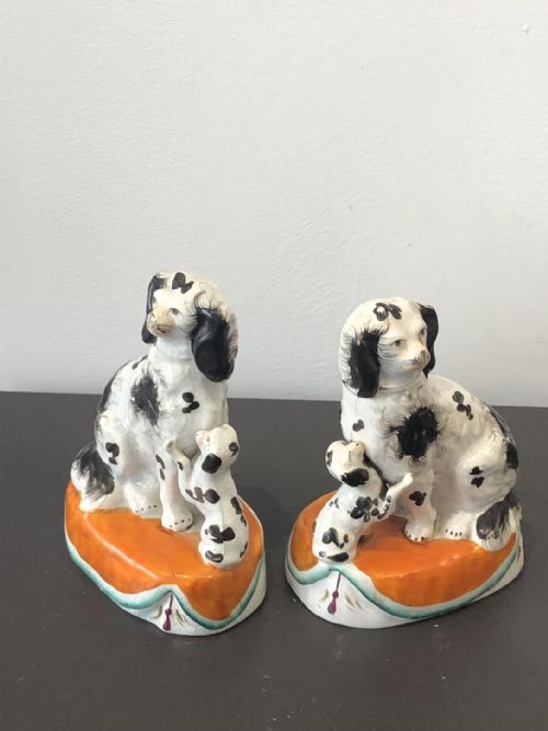 UNUSUAL PR OF STAFFORDSHIRE DOGS WITH PUPPIES ORANGE CUSHIONS 185060 - ADDITIONAL PHOTO 6