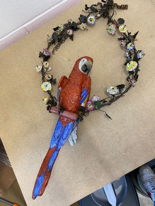 extremely rare porcelain parrot on hoop circa 1870 - CATEGORY: ANTIQUE CERAMICS - DATED 1860