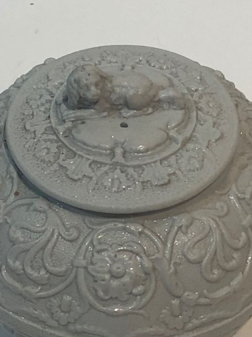 SMALL SALT GLAZED WEDGWOOD TEAPOT CIRCA 18101815 - ADDITIONAL PHOTO 2