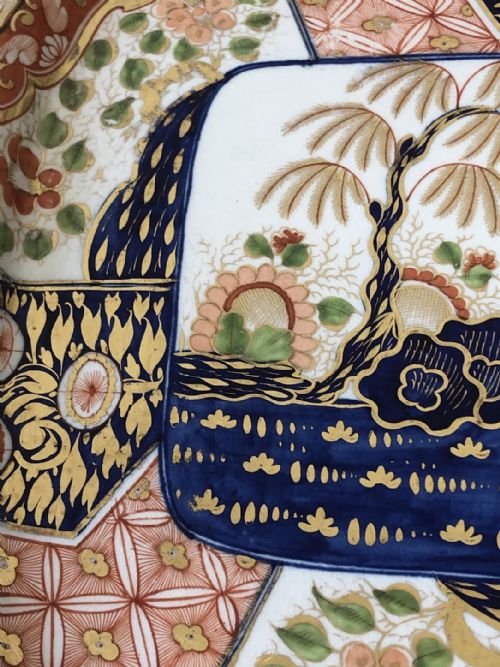 AN UNUSUAL MONEY TREE PATTERN IMARI TRAY CIRCA 1805 - ADDITIONAL PHOTO 3