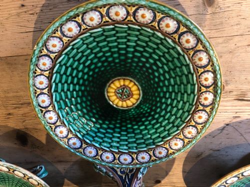 WEDGWOOD MAJOLICA DESSERT SERVICE 186070 - ADDITIONAL PHOTO 2