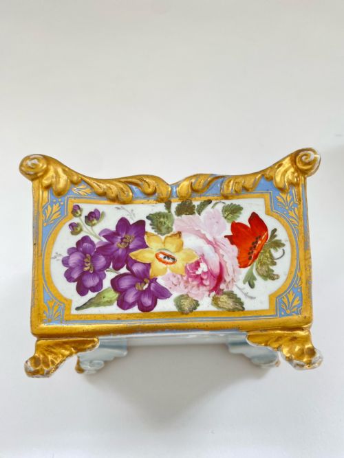 A RARE PAIR OF UNUSUALLY COLOURED AND HANDPAINTED OF MASON IRONSTONE LETTER RACKS 18131820 - ADDITIONAL PHOTO 9