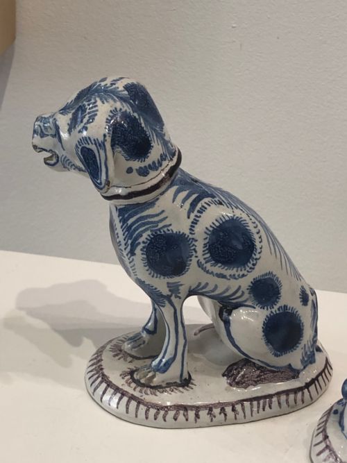 A PAIR DUTCH DELFT DOGS CIRCA 1760 - ADDITIONAL PHOTO 2