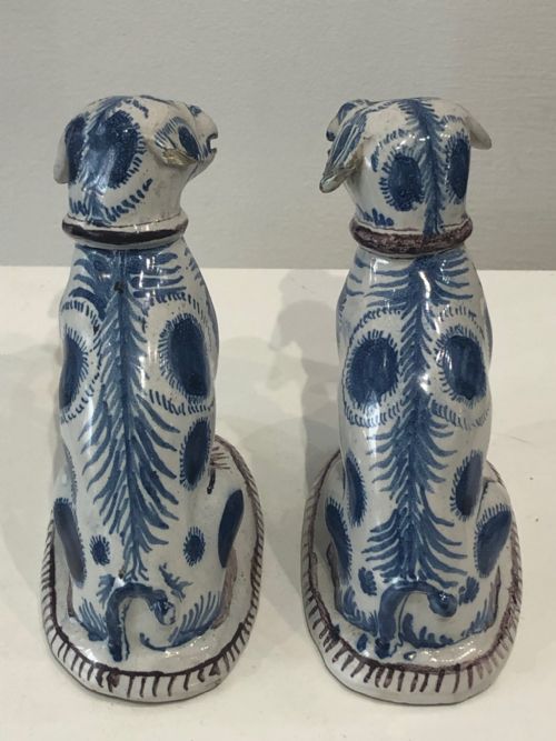 A PAIR DUTCH DELFT DOGS CIRCA 1760 - ADDITIONAL PHOTO 3