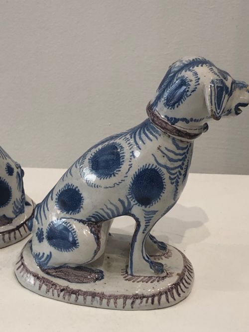 A PAIR DUTCH DELFT DOGS CIRCA 1760 - ADDITIONAL PHOTO 4