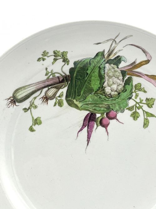 A BEAUTIFUL 1870S MINTON CREAMWARE BODY OF PLATTER AND PLATES WITH VEGETABLES PATTERNS - ADDITIONAL PHOTO 9