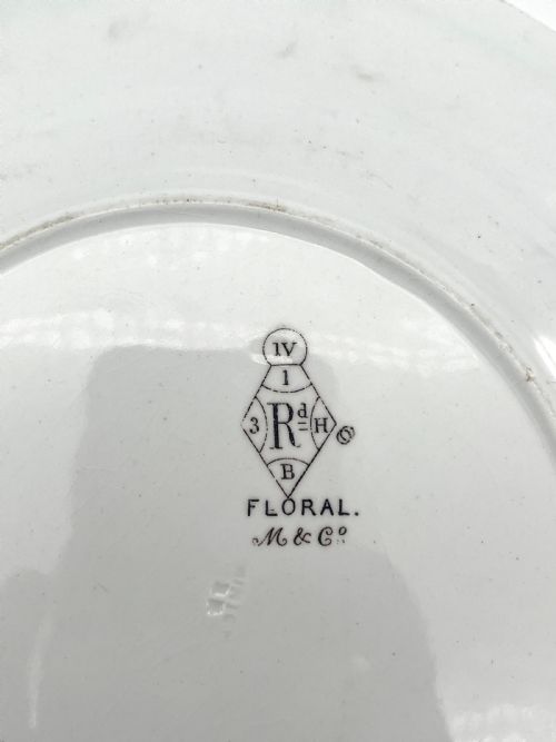 A BEAUTIFUL 1870S MINTON CREAMWARE BODY OF PLATTER AND PLATES WITH VEGETABLES PATTERNS - ADDITIONAL PHOTO 12