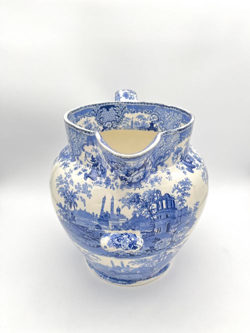 AN ENORMOUS BLUE WHITE TRANSFER JUG CIRCA 1820 - ADDITIONAL PHOTO 4