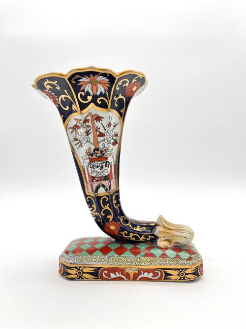 AN EXTREMELY RARE PR OF MASONS IRONSTONE HANDPAINTED CORNUCOPIA IN SPLIT BASKET PATTERN 1820 - ADDITIONAL PHOTO 1