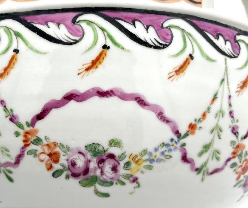 18TH CENTURY CONTINENTAL PORCELAIN PUNCH BOWL WITH A HALFPIERCED GALLERY - ADDITIONAL PHOTO 3
