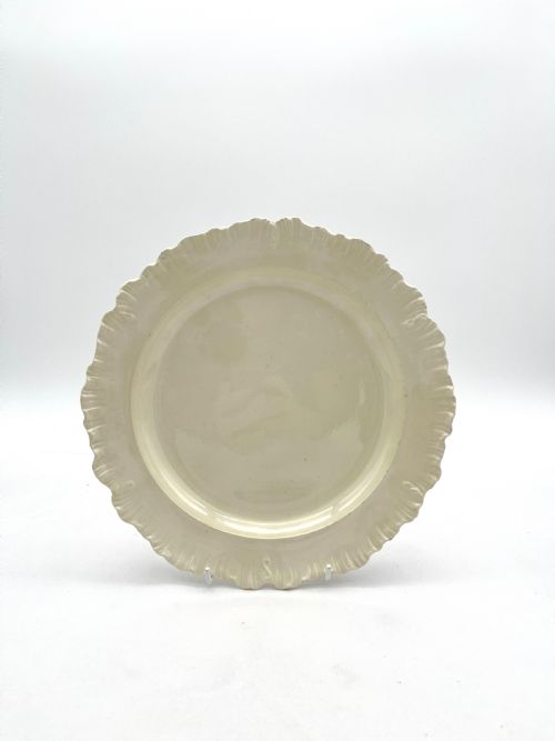 RARE SET OF 8 ENGLISH CREAMWARE FEATHER EDGED PLATES 18TH CENTURY - ADDITIONAL PHOTO 1