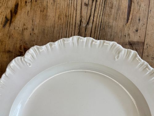 RARE SET OF 8 ENGLISH CREAMWARE FEATHER EDGED PLATES 18TH CENTURY - ADDITIONAL PHOTO 4