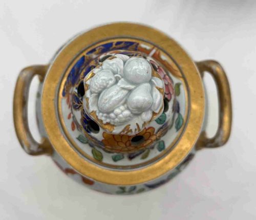 PR OF UNUSUAL MASONS IRONSTONE VASES WITH COVERS 18131820 - ADDITIONAL PHOTO 2
