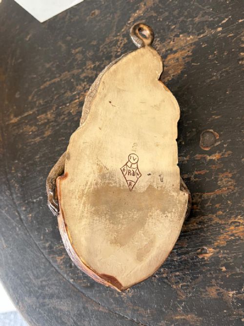 BIZARRE AND RARE ENGLISH PALISSY MONKEY WALLPOCKET 18701880 - ADDITIONAL PHOTO 5