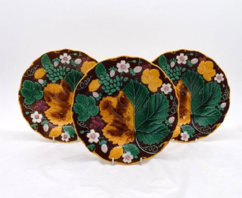 SIX STUNNING COLOURED MAJOLICA DESSERT PLATES FROM 1860 - ADDITIONAL PHOTO 1