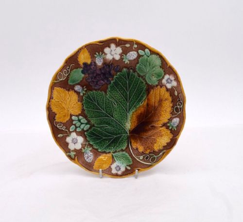 SIX STUNNING COLOURED MAJOLICA DESSERT PLATES FROM 1860 - ADDITIONAL PHOTO 2
