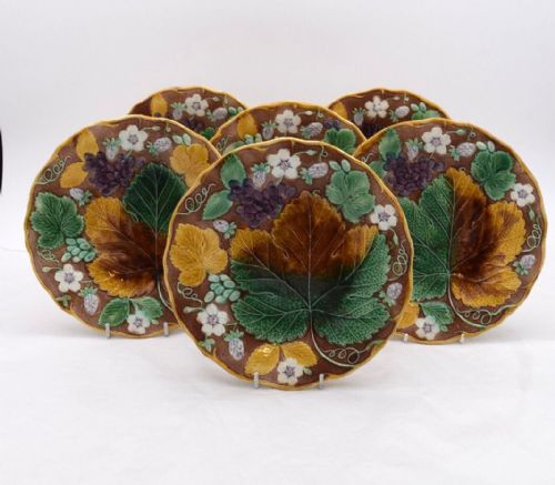 SIX STUNNING COLOURED MAJOLICA DESSERT PLATES FROM 1860 - ADDITIONAL PHOTO 6