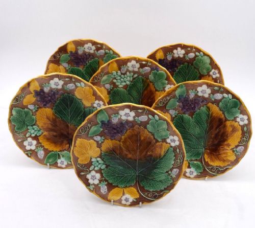 SIX STUNNING COLOURED MAJOLICA DESSERT PLATES FROM 1860 - ADDITIONAL PHOTO 7