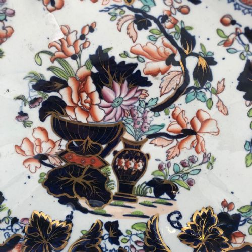 A CHARMING SET OF FIVE TONQUIN CHINA IRONSTONE DESSERT SHAPES FROM 1830 - ADDITIONAL PHOTO 2