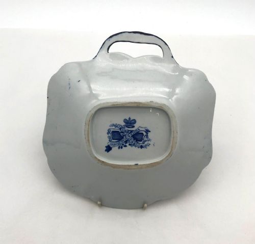 A CHARMING SET OF FIVE TONQUIN CHINA IRONSTONE DESSERT SHAPES FROM 1830 - ADDITIONAL PHOTO 3
