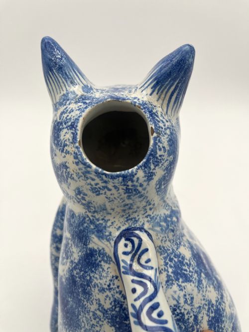 A RATHER RARE FRENCH BLUE AND WHITE FAIENCE PUZZLEJUG IN SPONGEWARE PATT - ADDITIONAL PHOTO 5