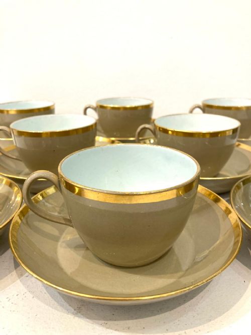 eight 1820's wedgwood drabware cups and saucers - CATEGORY: ANTIQUE CUPS - DATED 19TH CENTURY