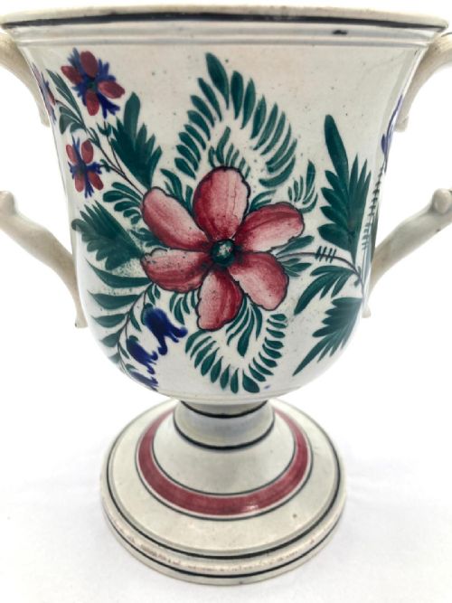A TWO HANDLED PEARLWARE HAND PAINTED FROG AND NEWT LOVING CUP POSSIBLY WELSH - ADDITIONAL PHOTO 6