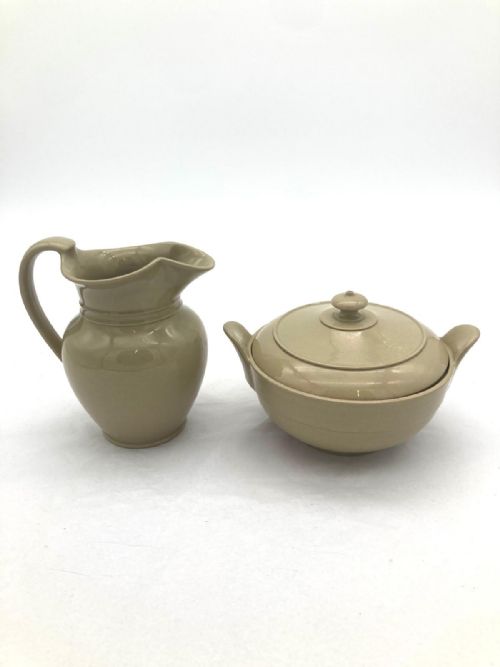 A DELIGHTFUL 1820'S WEDGWOOD DRABWARE MILK JUG AND SUCRIER - ADDITIONAL PHOTO 1